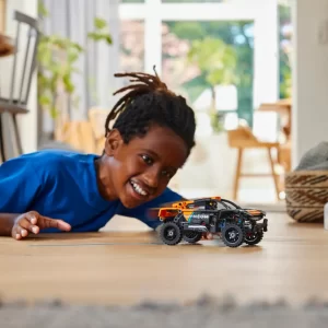 LEGO: NEOM McLaren Extreme E Race Car - 42166 - Image 5